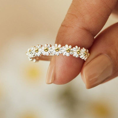 Juliette | Adjustable Ring - IVORY MUSE